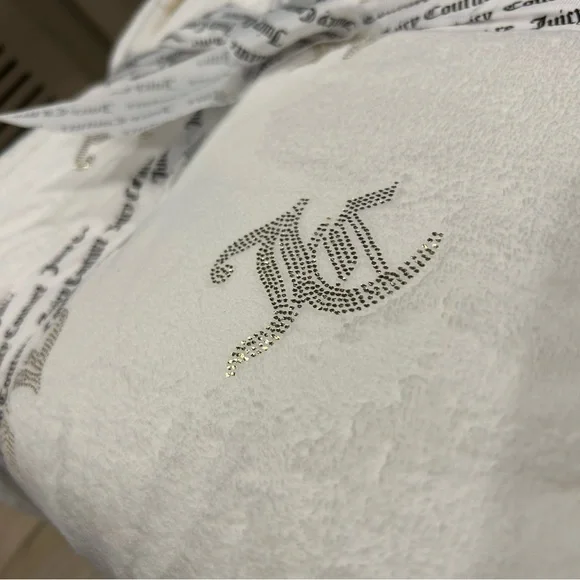 Juicy Couture Queen White Plush Blanket